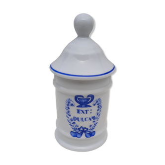 Porcelain pharmacy pot