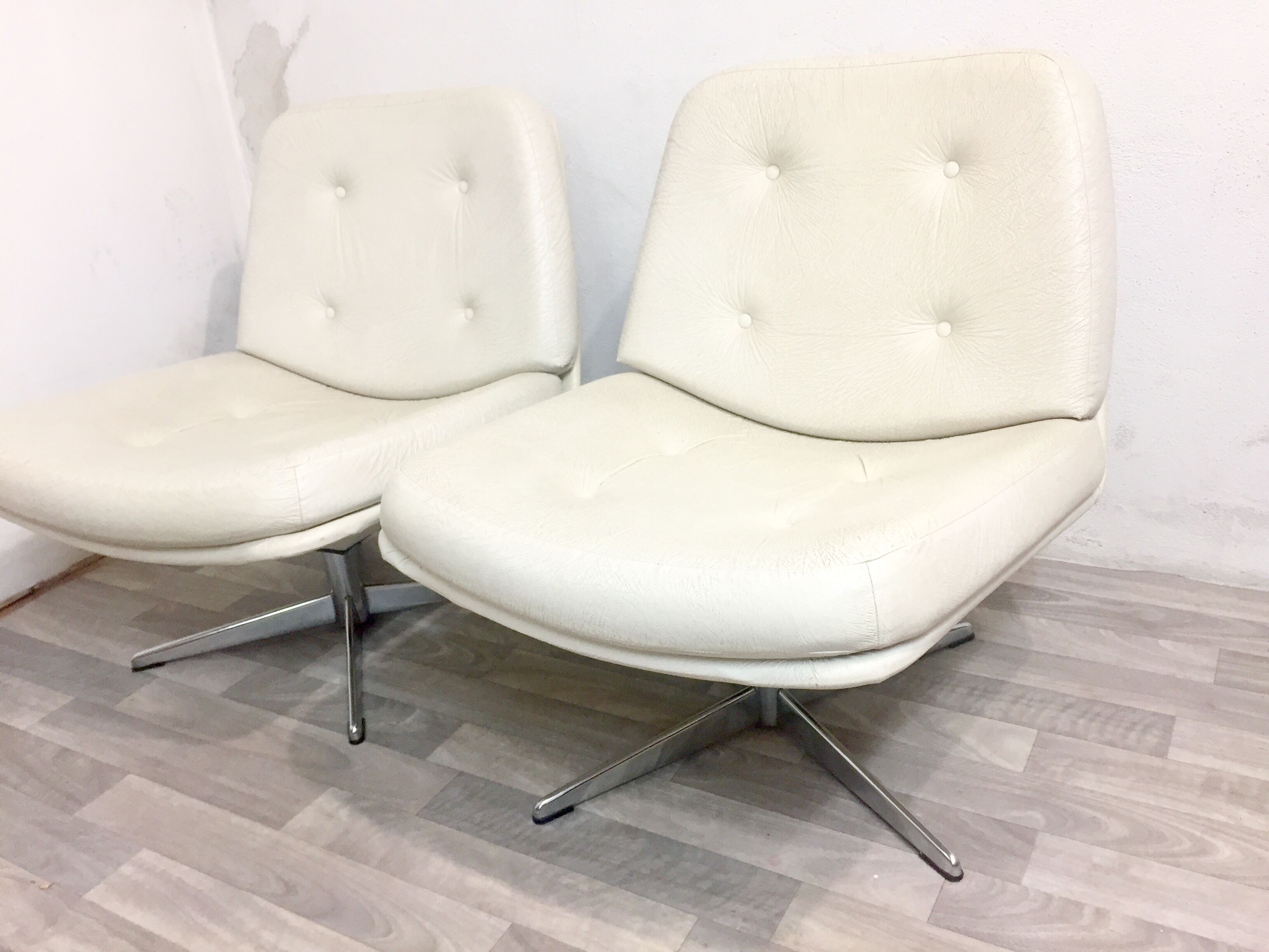 Paire de fauteuils tournants 1970