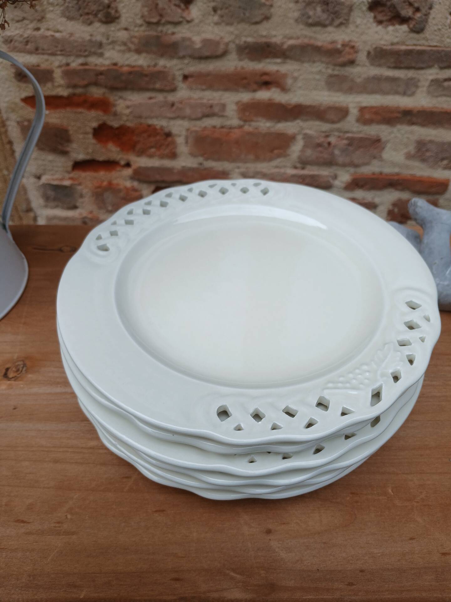 12 Italian ceramic plates