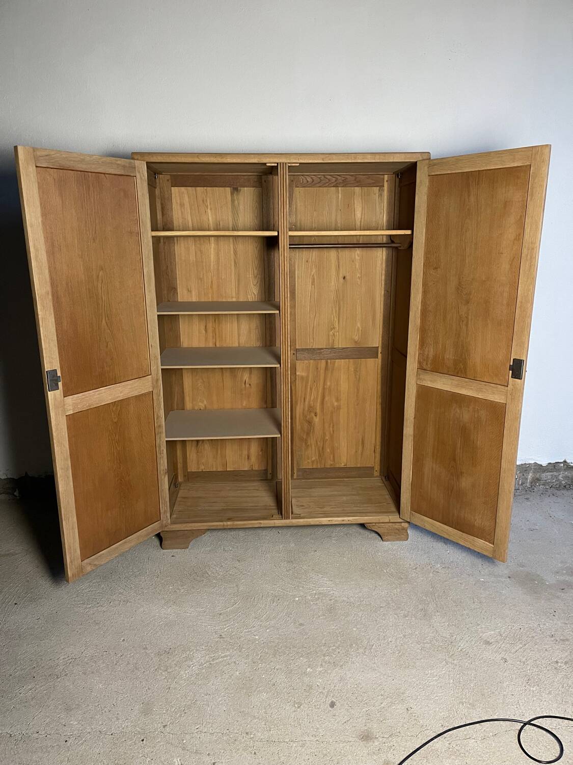 Parisian wardrobe in solid oak