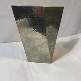 Tin vase hammered by Jean Chorin