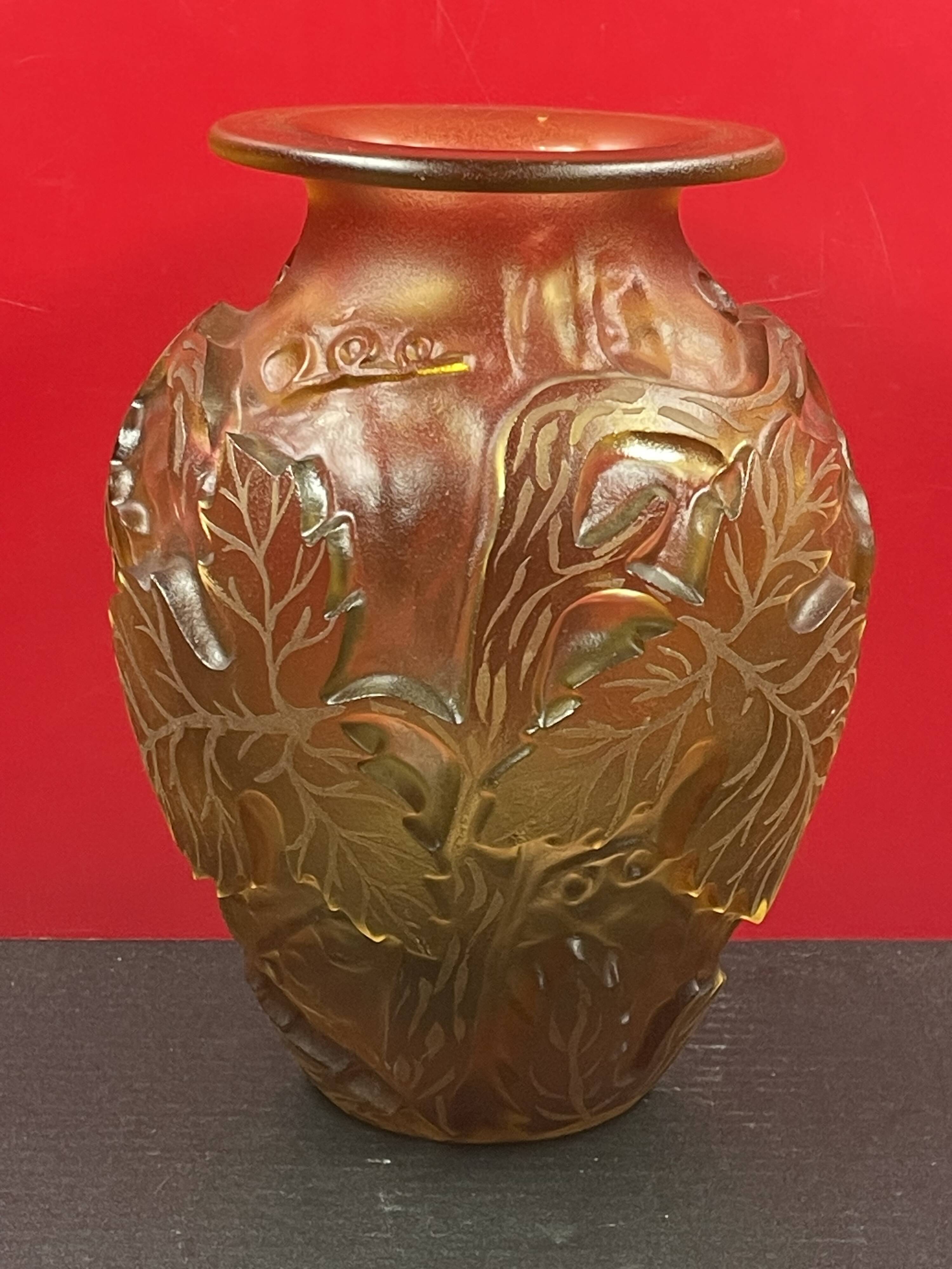Très beau vase verre  pampre et feuilles de vigne, curieusement non signé 22 cm