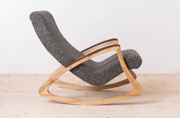 Fauteuil à bascule vintage moderne du milieu du siècle, Tchécoslovaquie, années 1950, retapissé