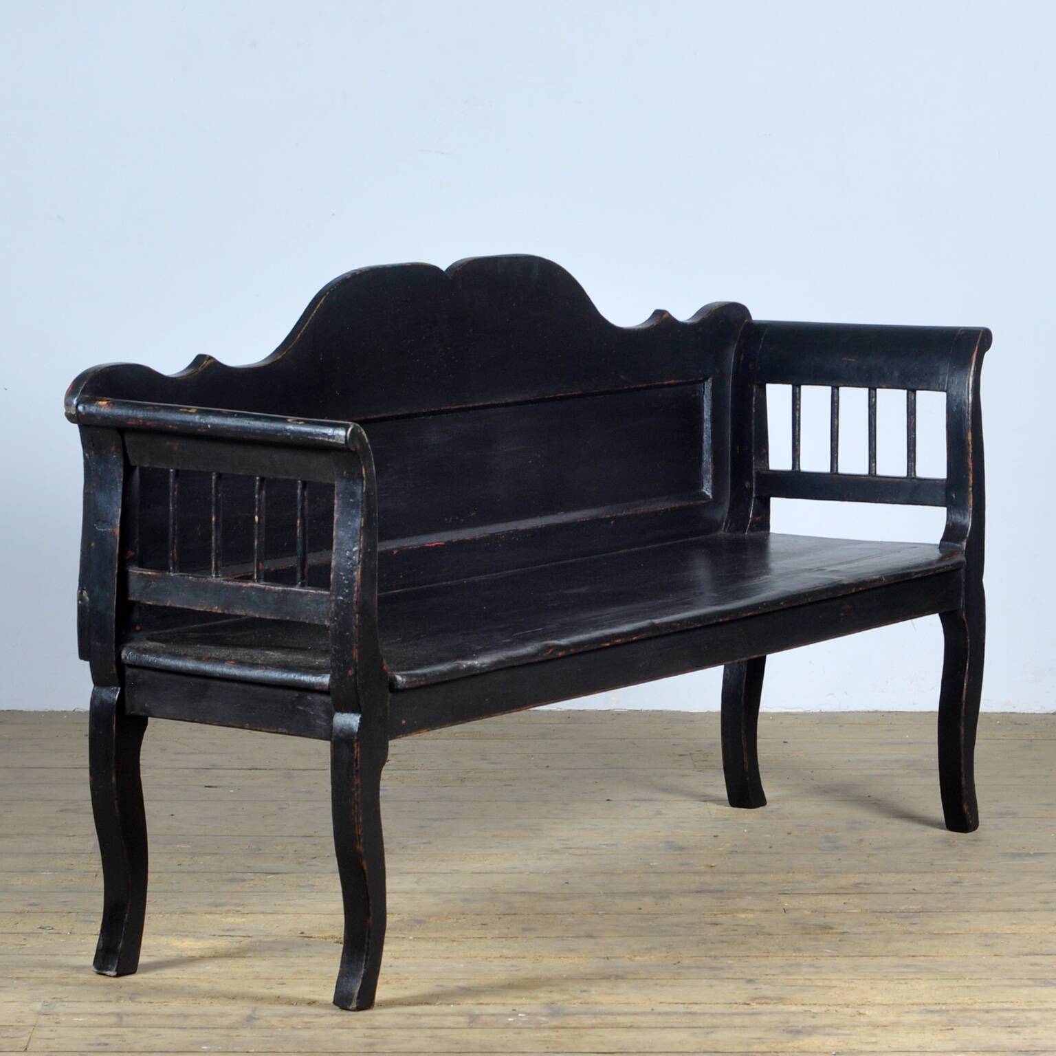 Antique pine bench, 1920s