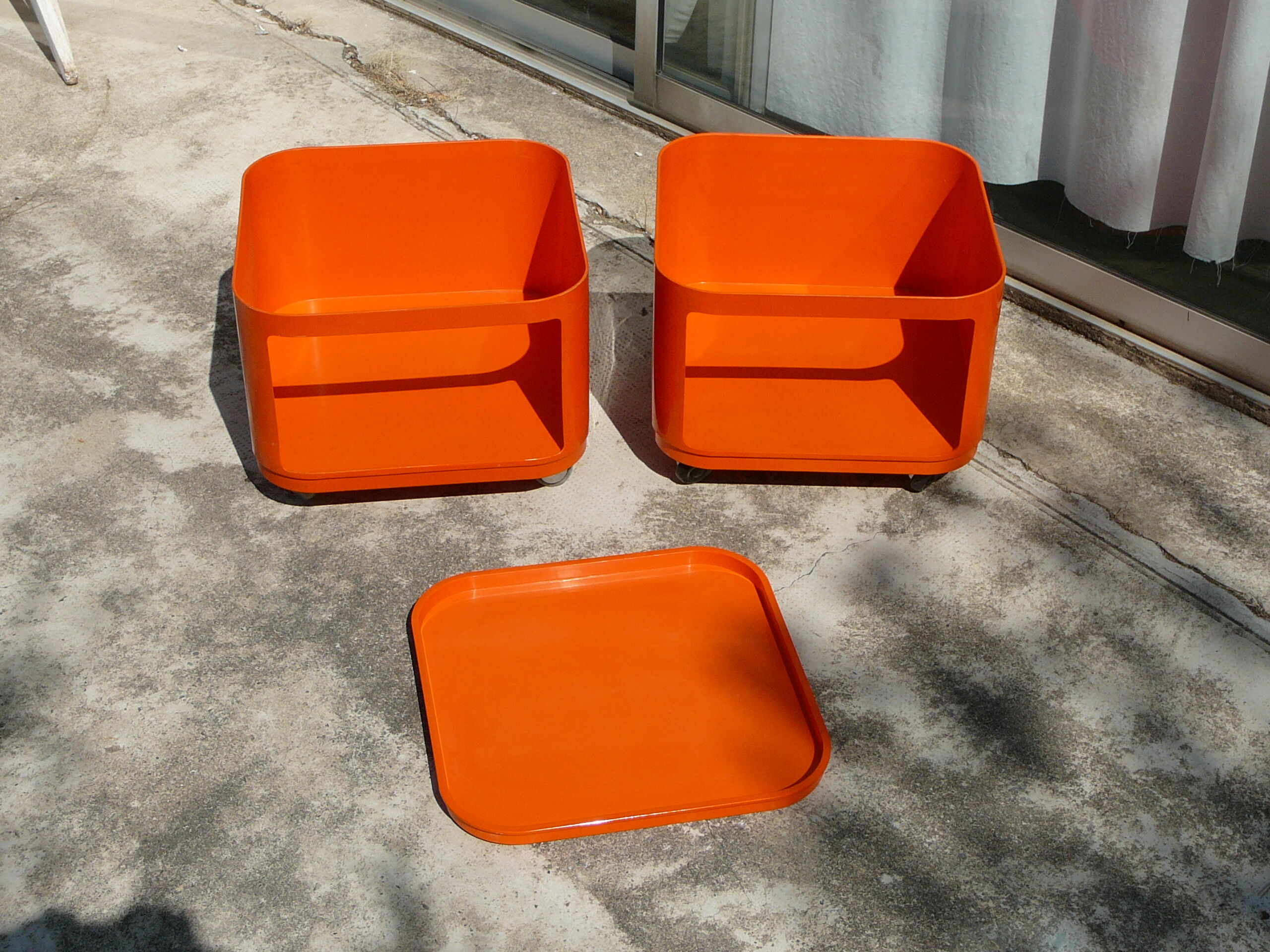 Anna Castelli rolling side table for Kartell