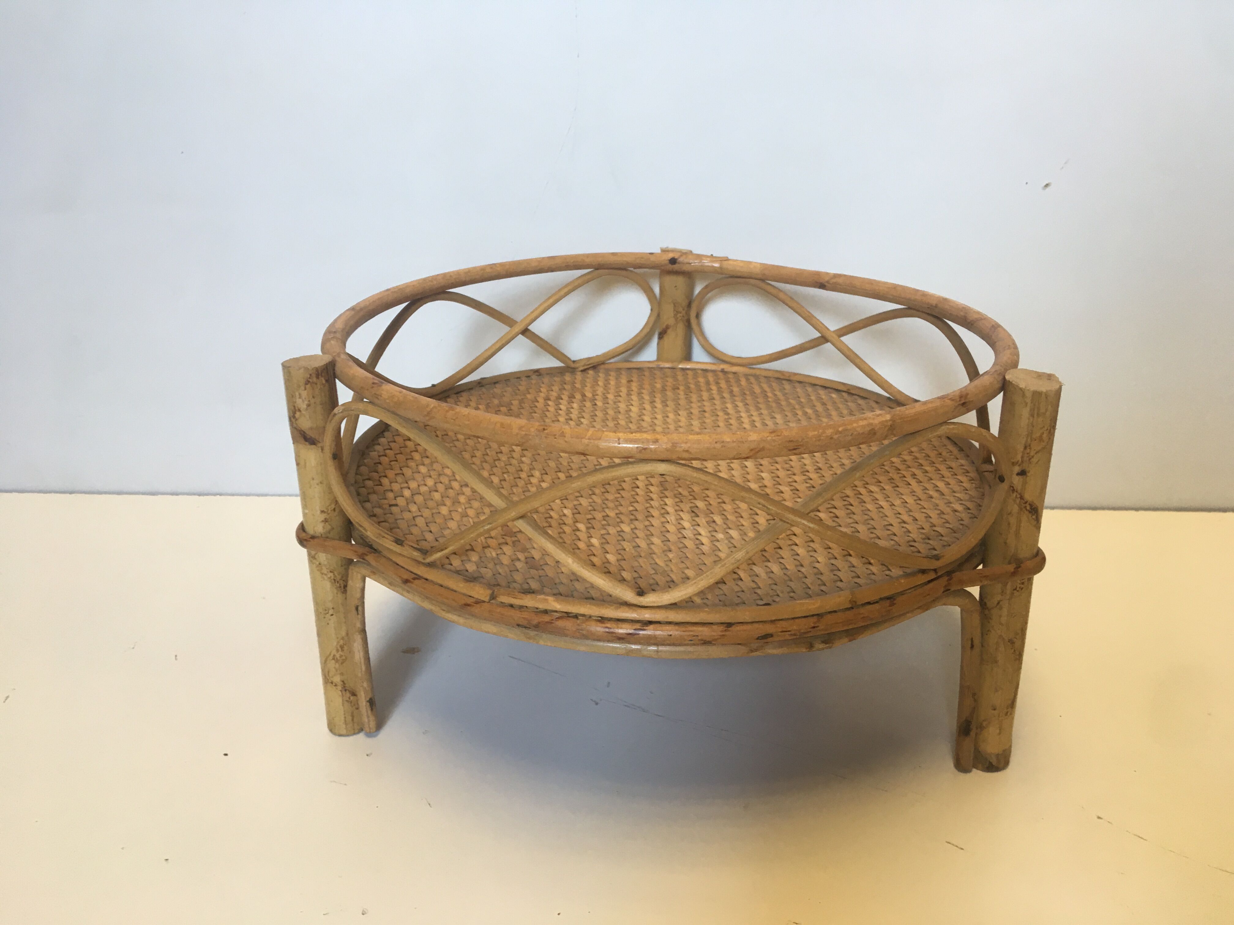 Porte plante en rotin vintage