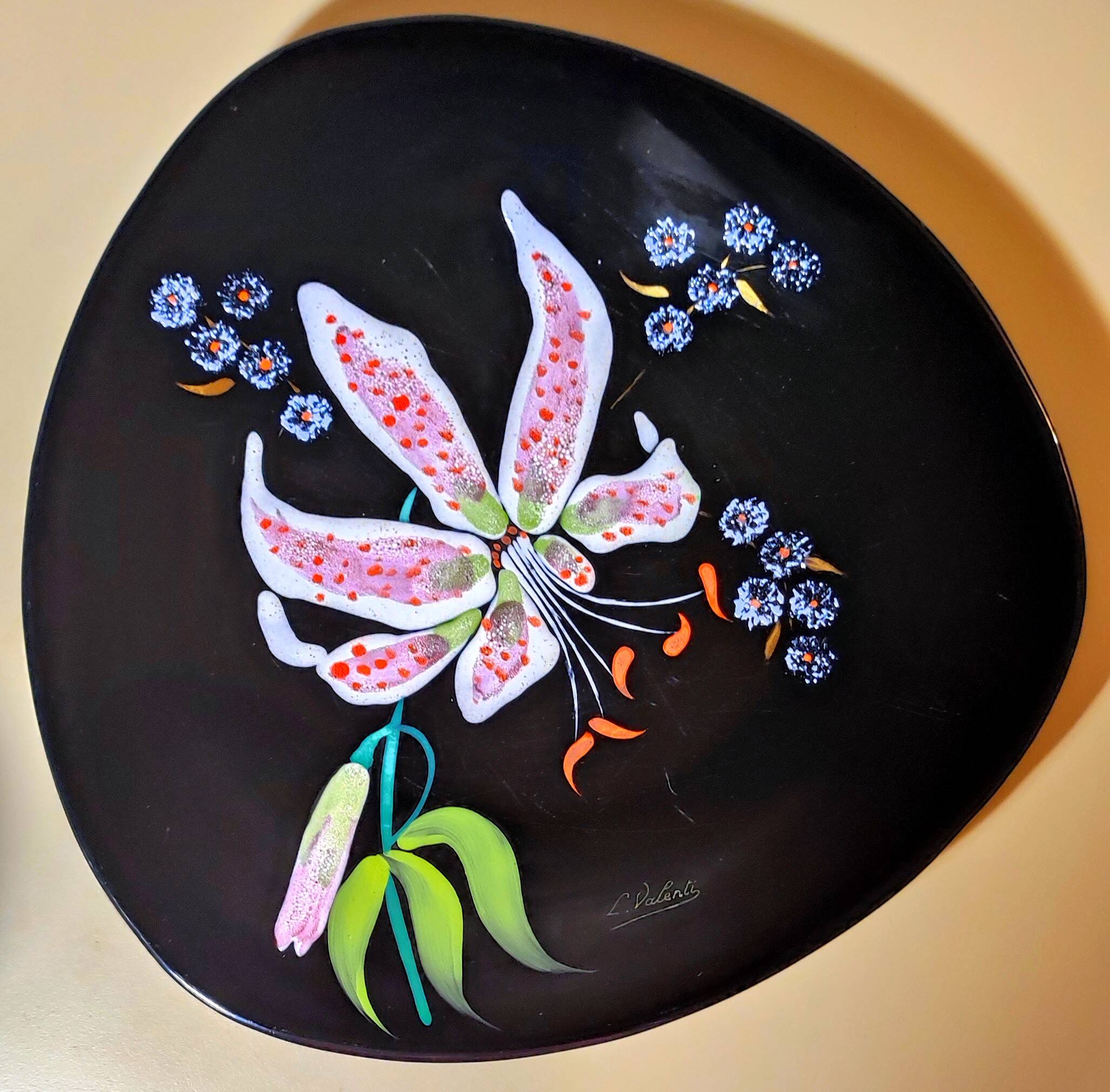 Decorative plate Longwy Louis Valenti