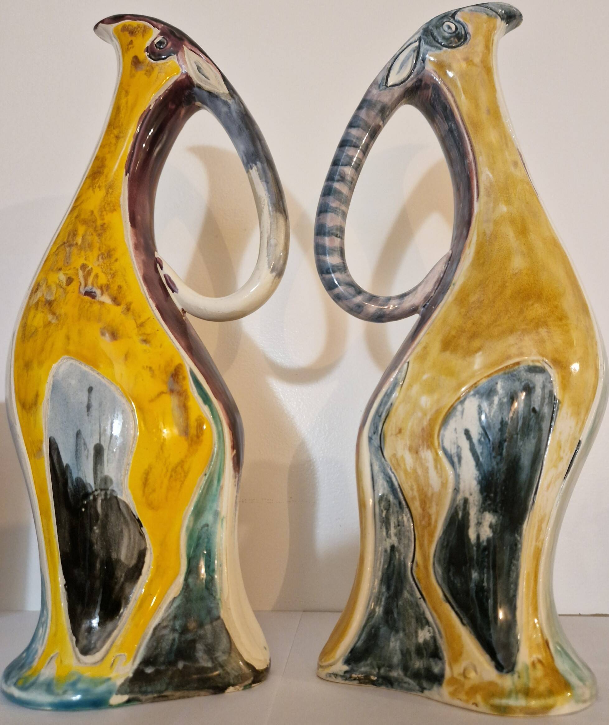 Paire de grands pichets zoomorphes en céramique émaillée, Vallauris, 1960