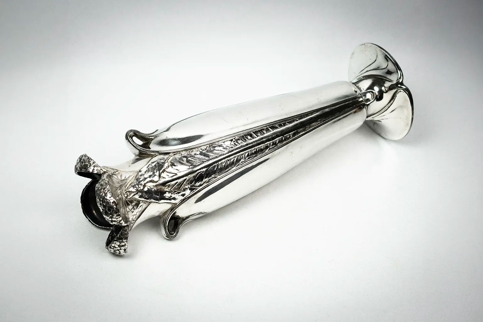 Ombelle vase in silver-plated metal — Art Nouveau Gallia, Christofle, 1904