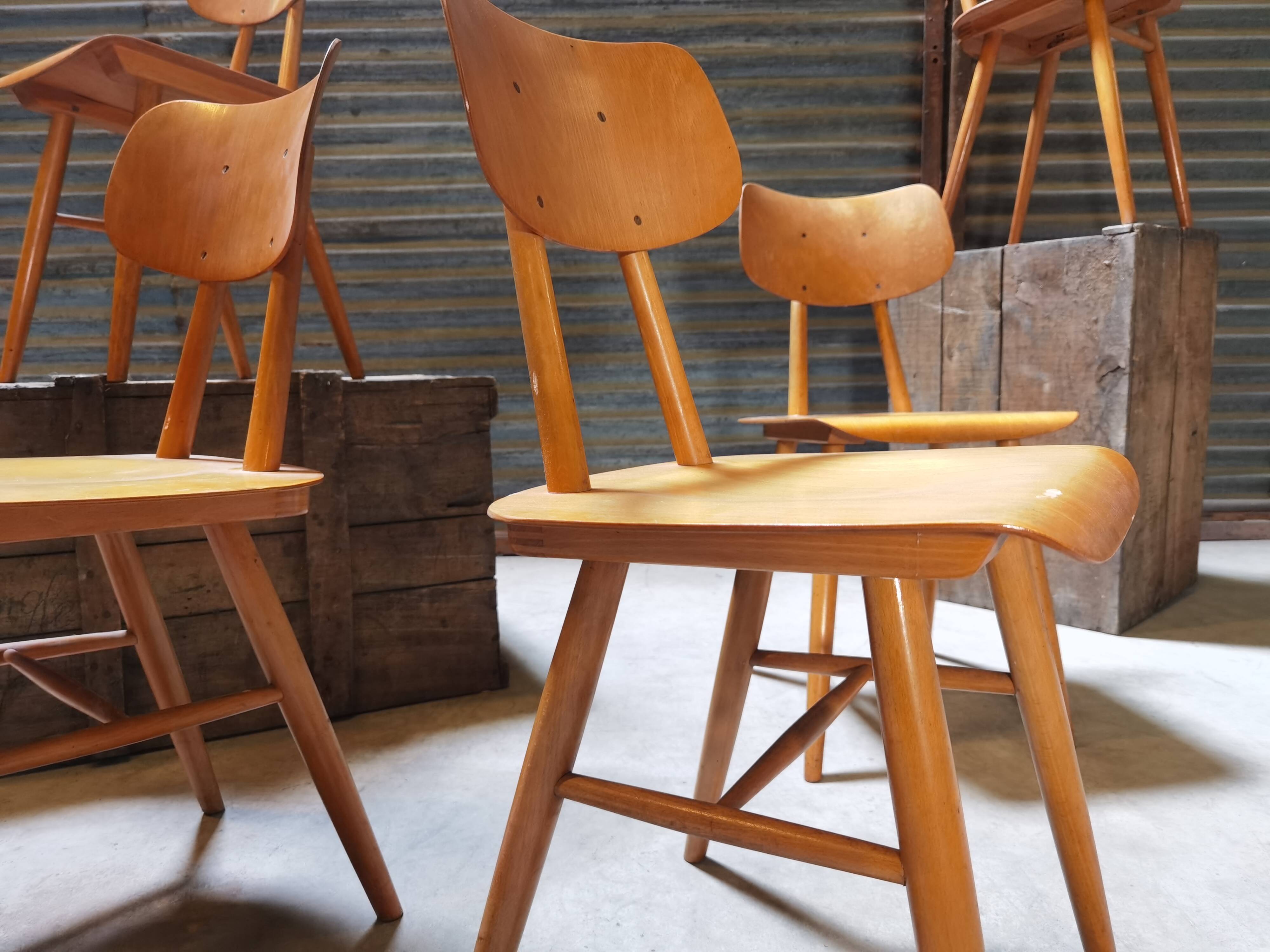 Set of 5 all-wood chairs published by Ton 1960