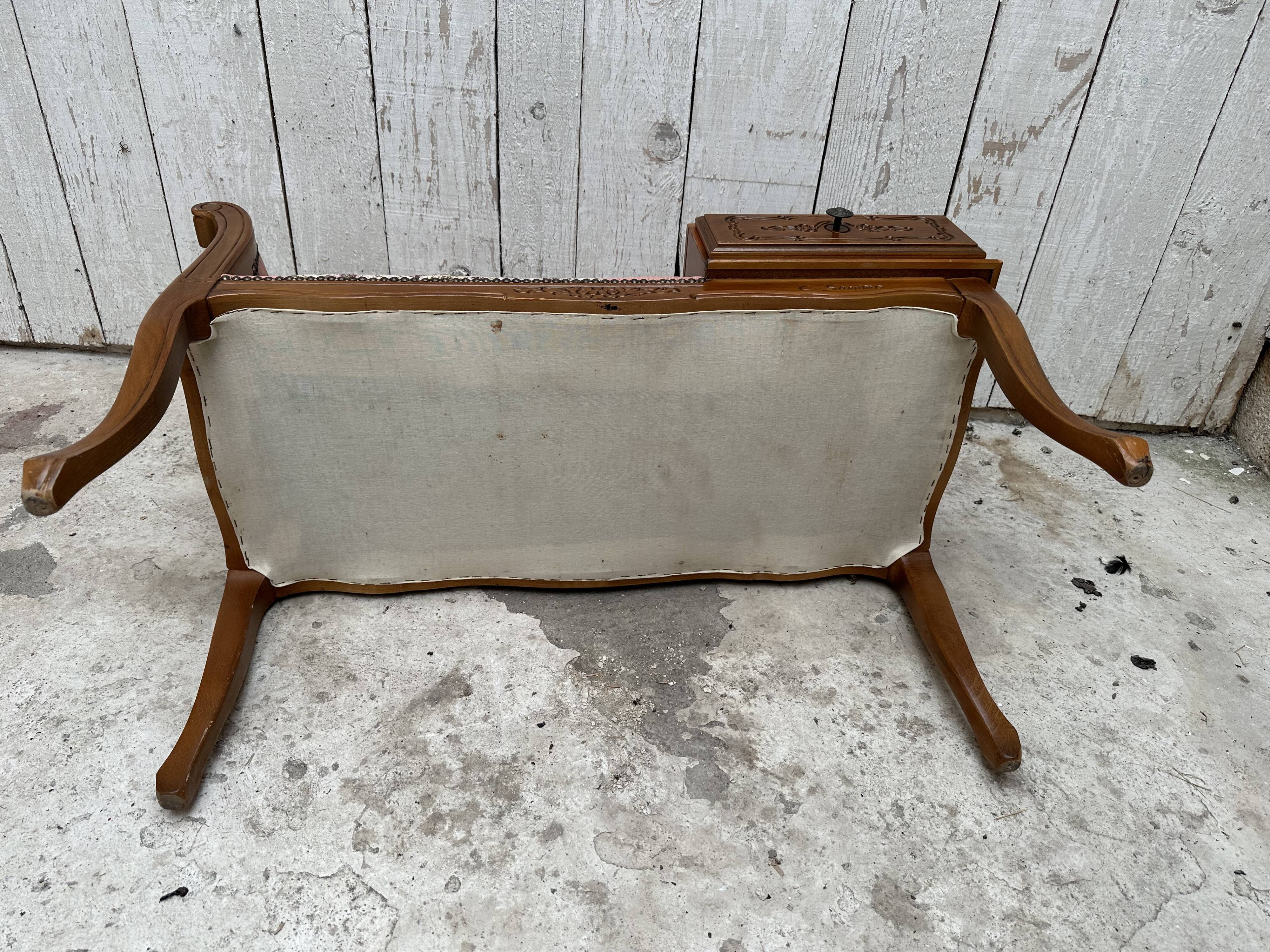 Telephone cabinet c savino