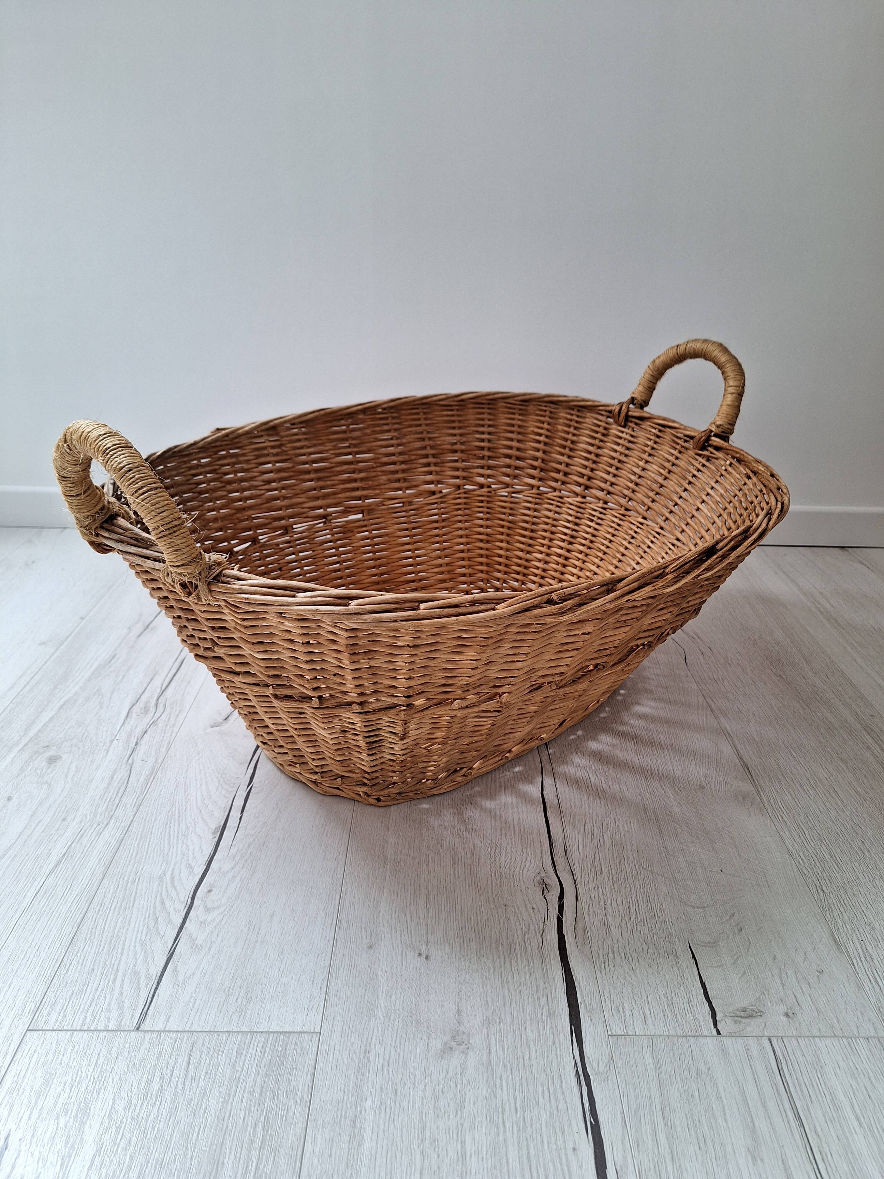 Wicker basket / basket