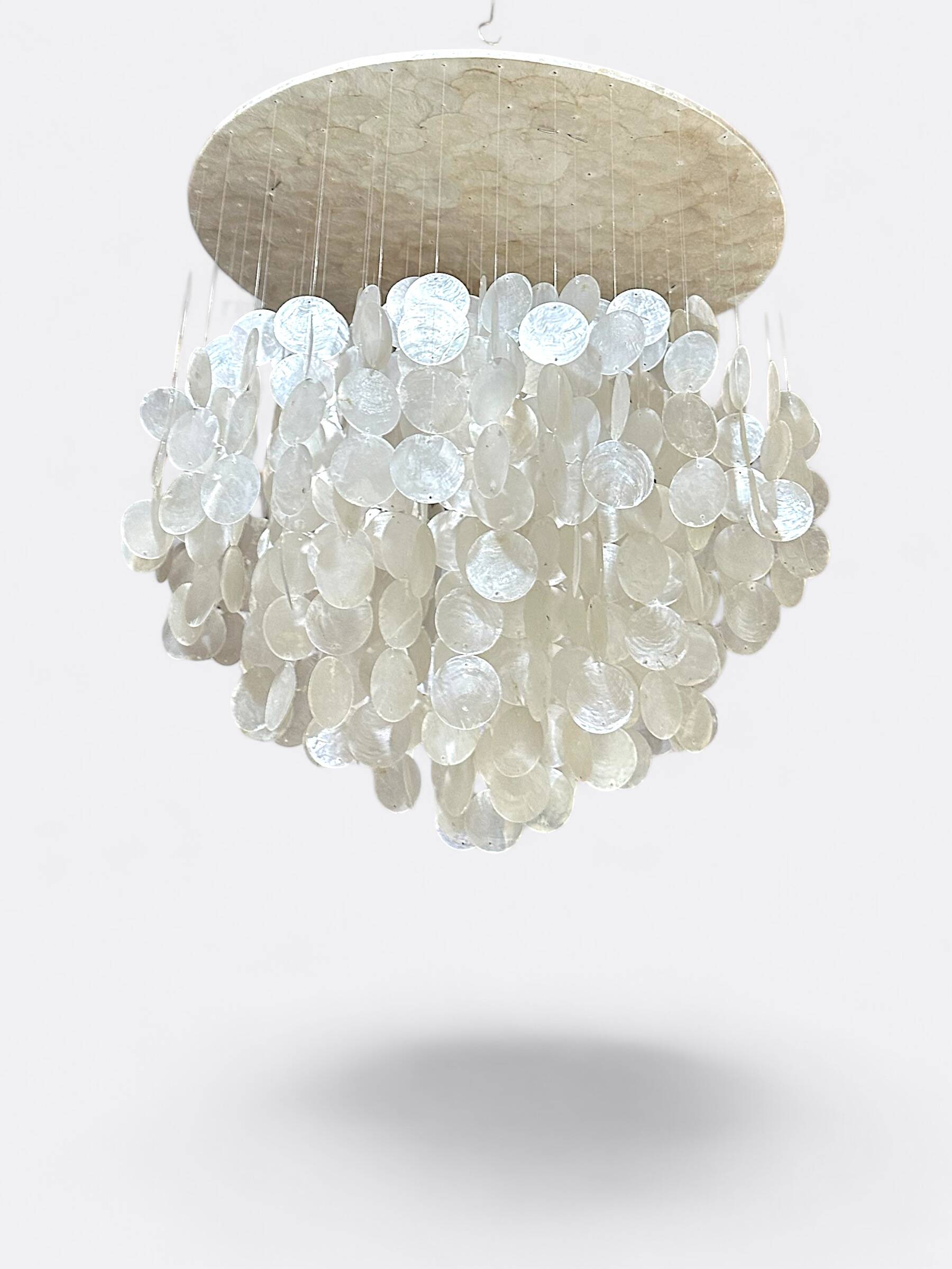 Petit lustre artisanal balinais en nacre
