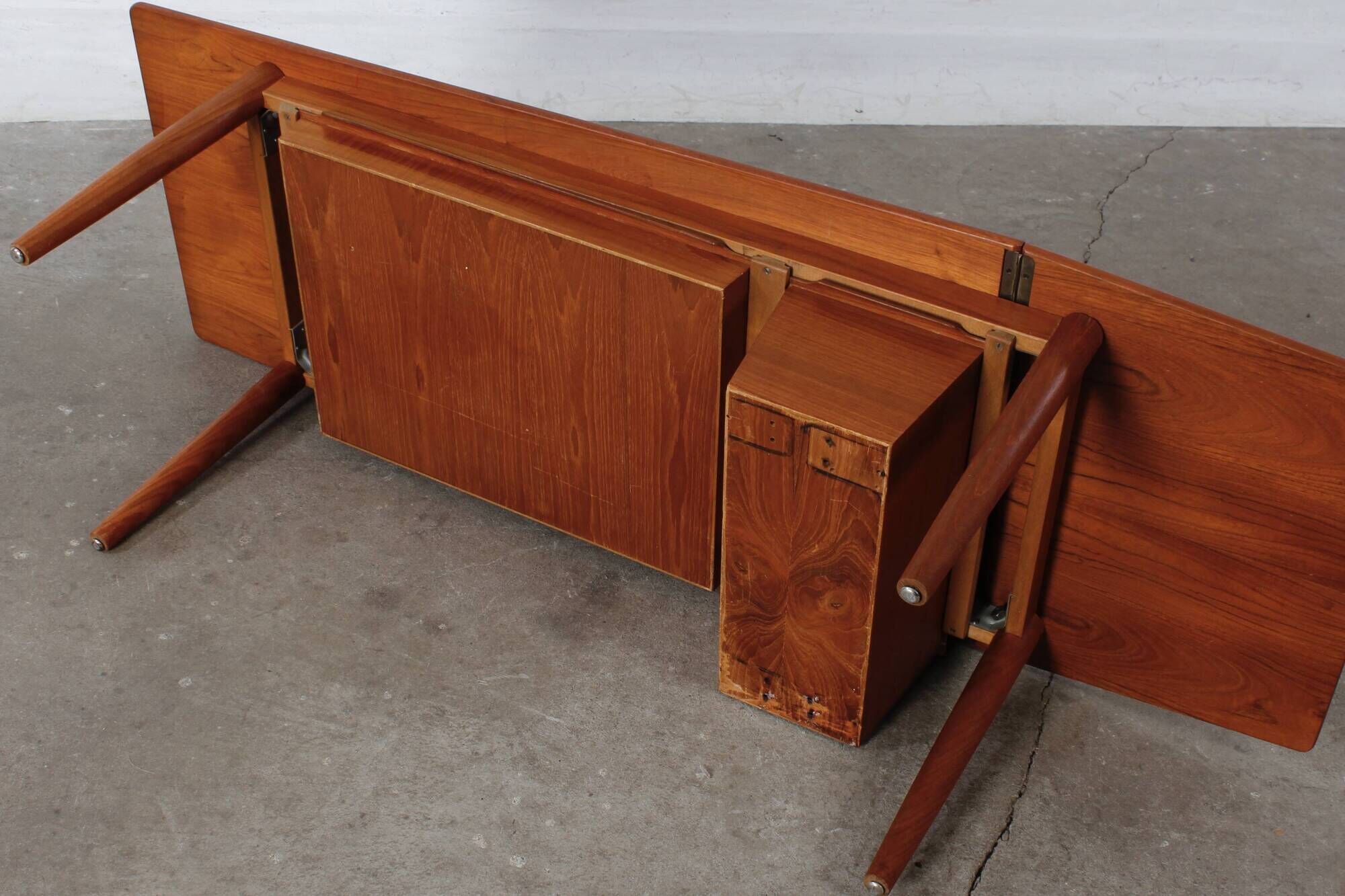 Coffeetable sewing table by Arne Wahl Iversen Danish design teak
