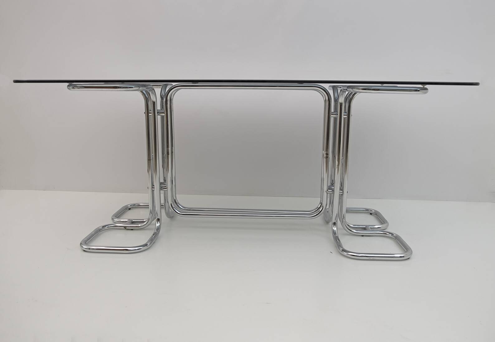 Giotto Stoppino Mid-Century Modern Italian Glass Smoked Top Dining Table,70