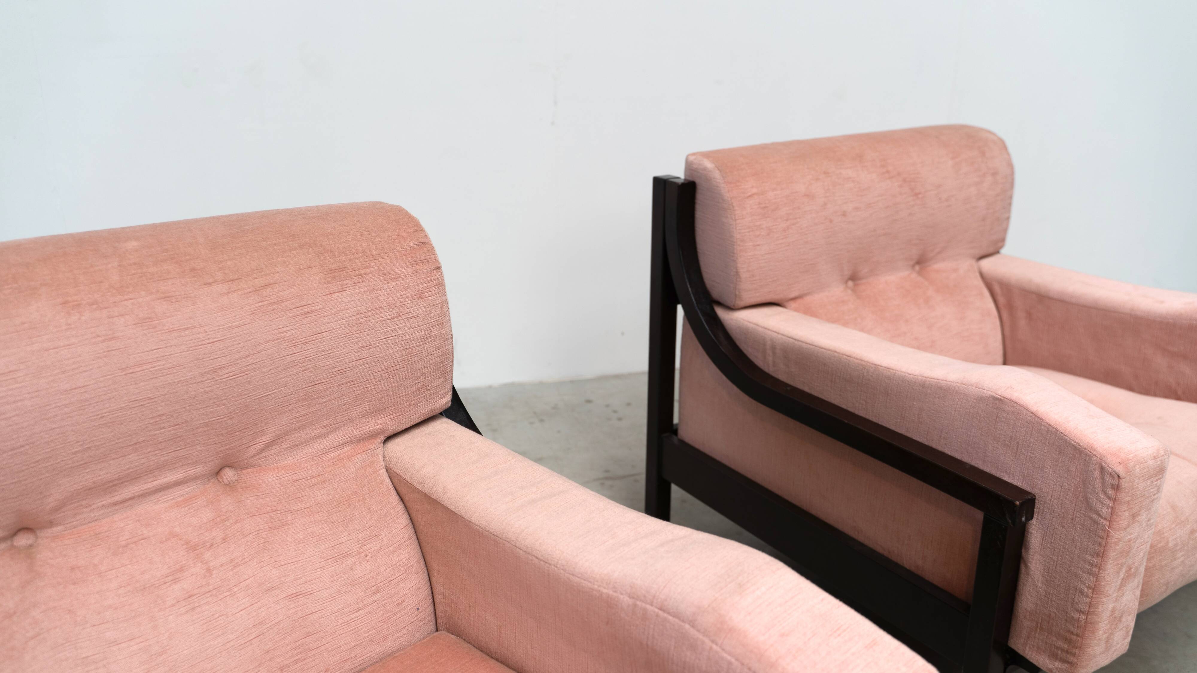 Ensemble de deux fauteuils lounge italiens