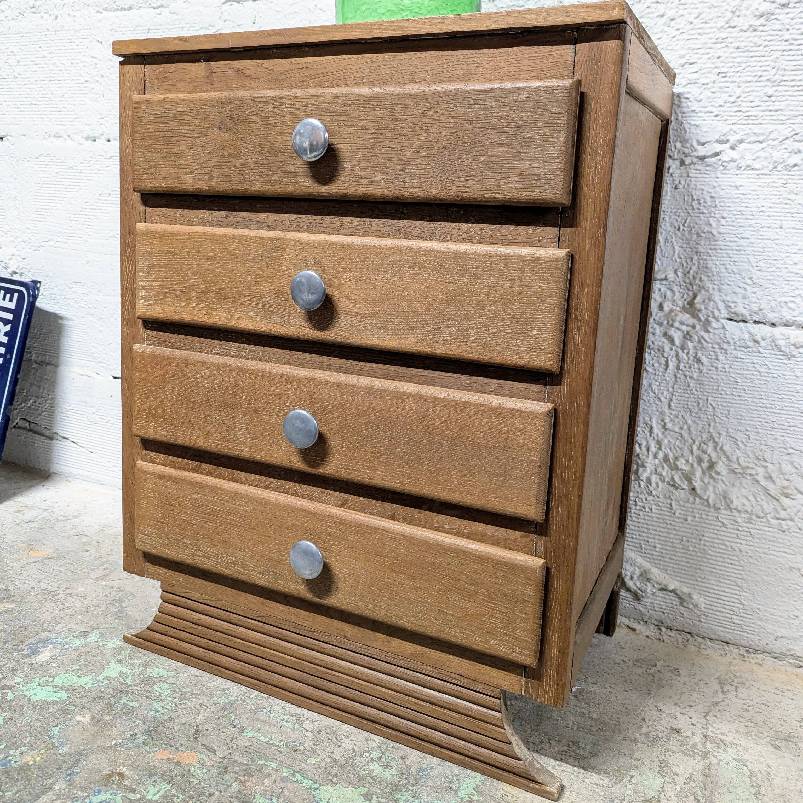 Small chest of drawers with 4 drawers