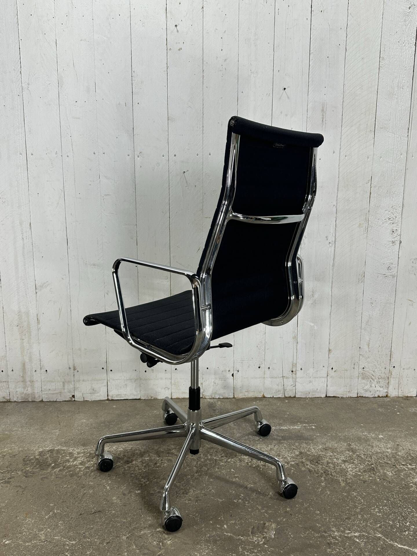 Eames EA 119 Office Chair