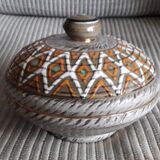 Very original vintage catchall.