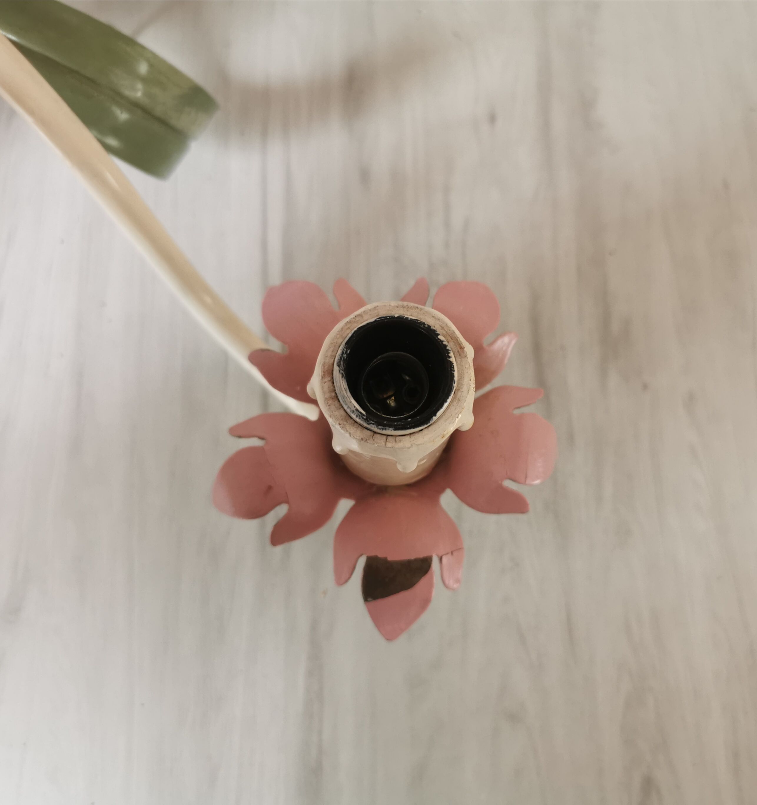 Lustre iron and painted sheet flowers camellias