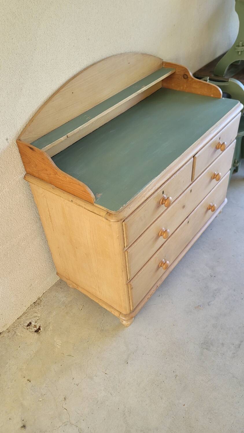 Old Pichpin chest of drawers
