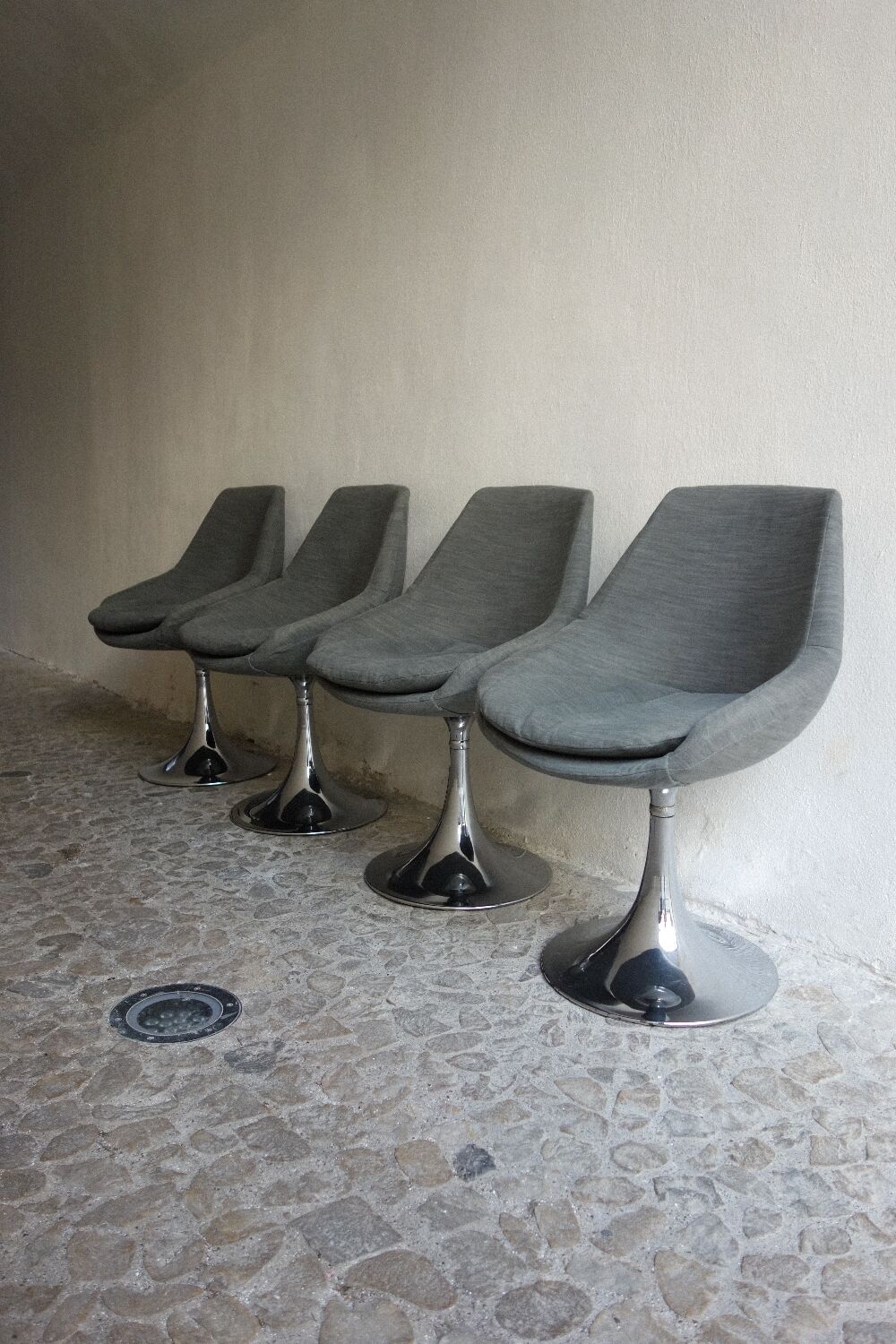 4 Space Age seventies dining tulip chairs
