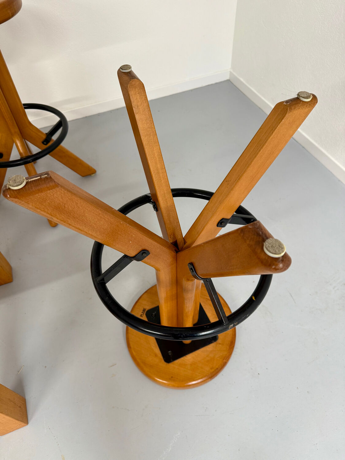 Set of 4 solid elm wood bar stools, vintage 70s design