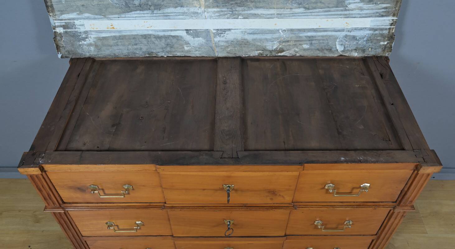 Mahogany commode, Louis XVI period – late 18th century.
