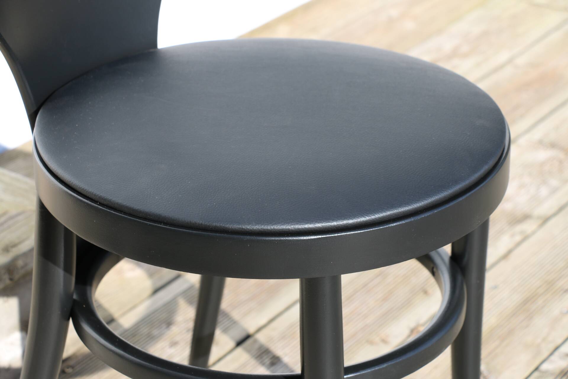 BAUMANN black seagull chair black skai
