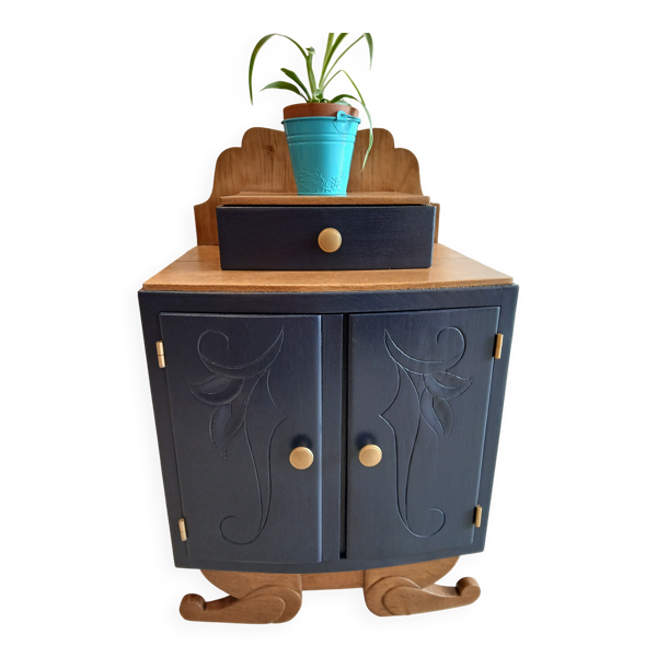 chevet relooké bleu profond et bois