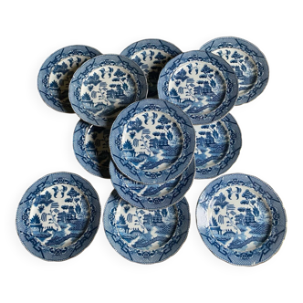 Blue Willow dessert plate service
