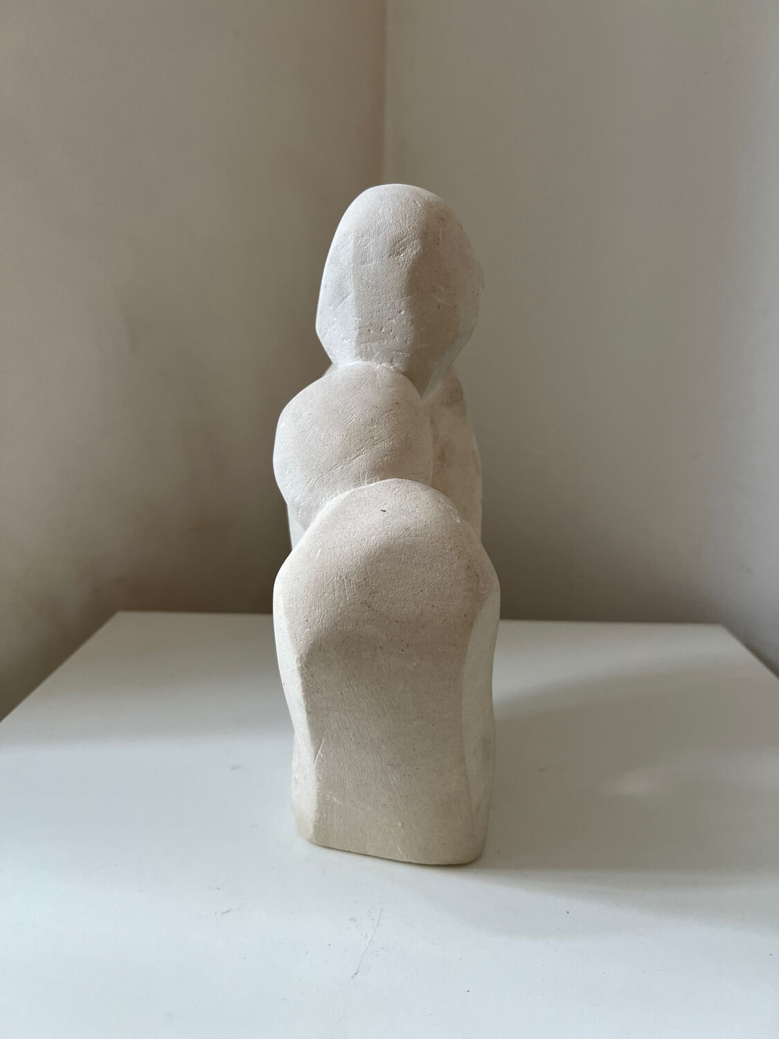 Sculpture abstraite plâtre couple enfant vintage