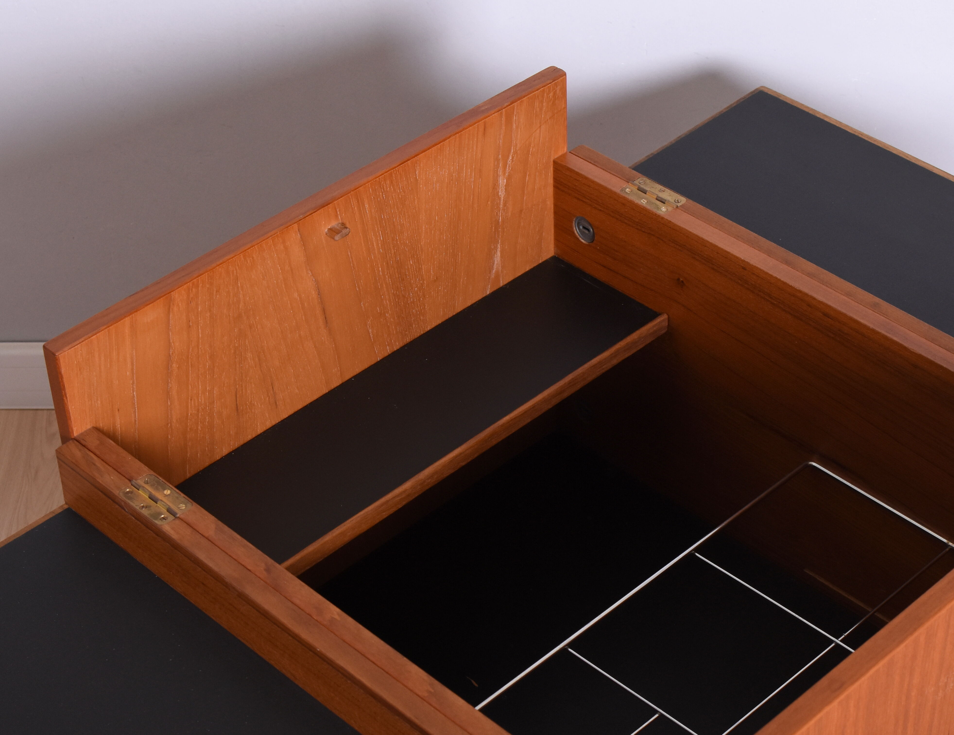 Modern teak bar cabinet from Randers Møbelfabrik, 1960s