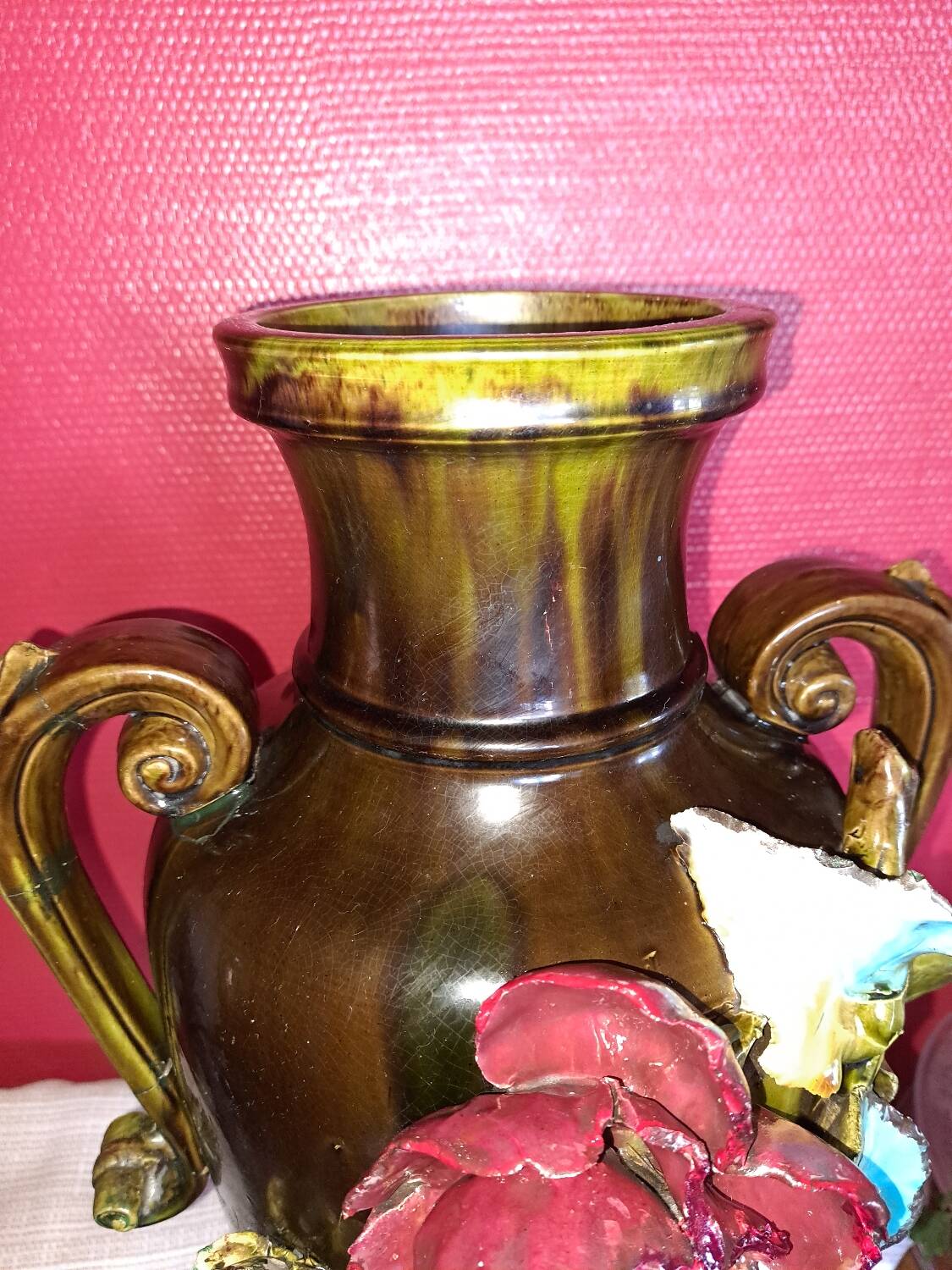 Grand Vase en Barbotine. XIX siècle.