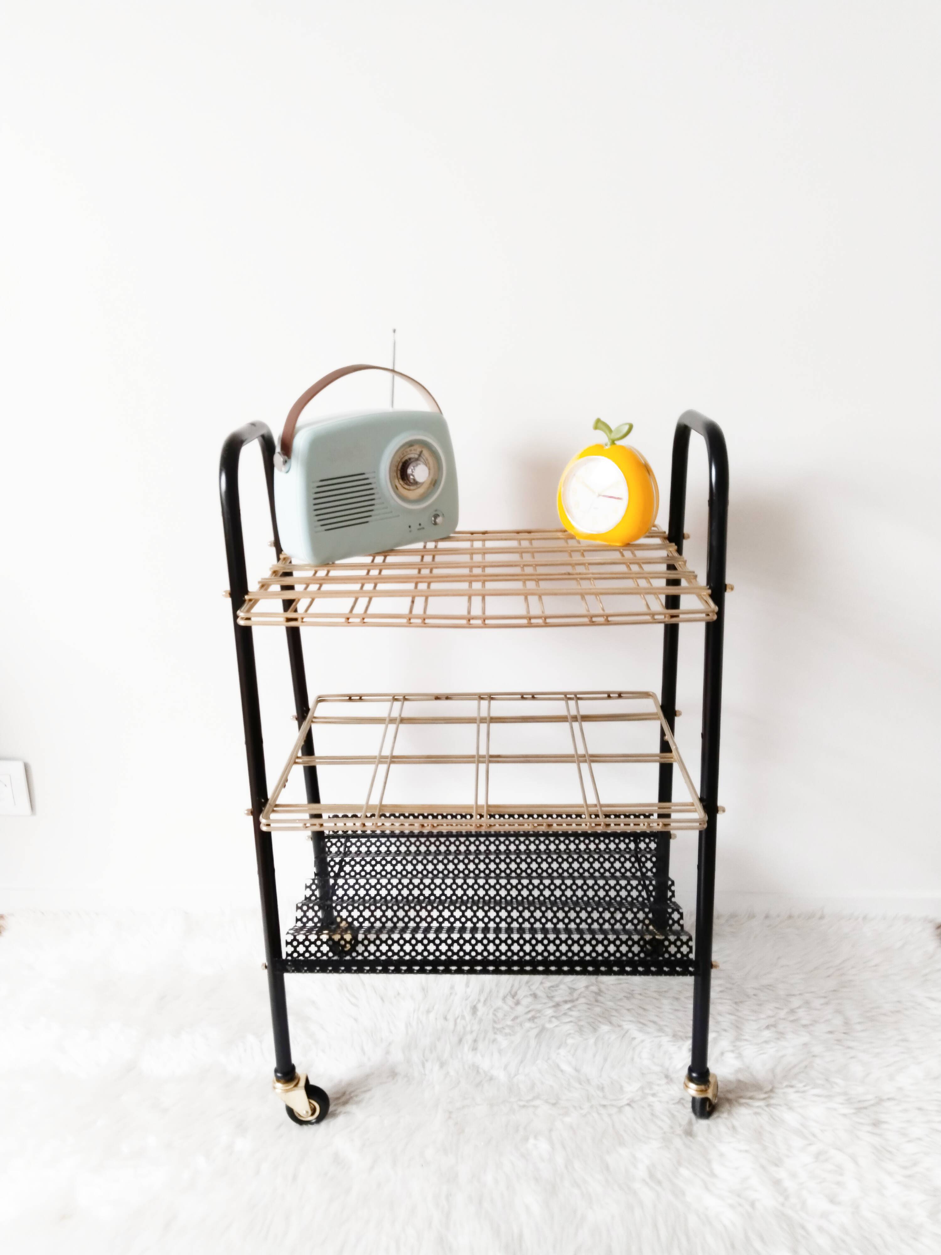 Table porte vinyles, porte électrophone, tourne-disques, porte-revues années 50, style Mategot