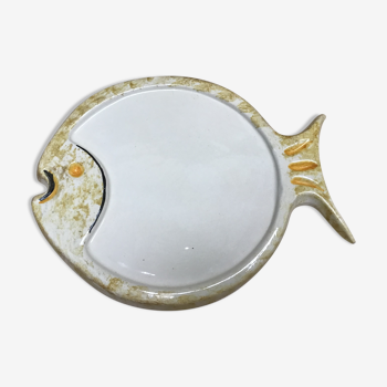 Fish-shaped earthenware dish