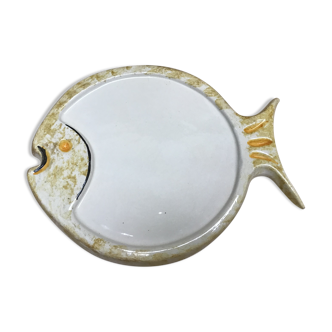 Fish-shaped earthenware dish