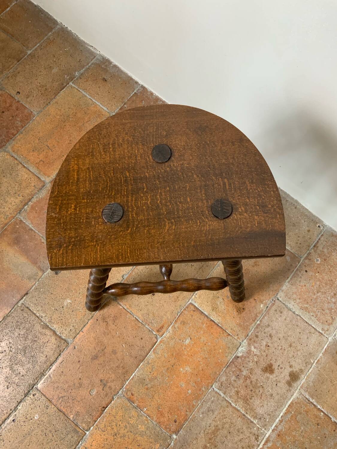 Tripod stool