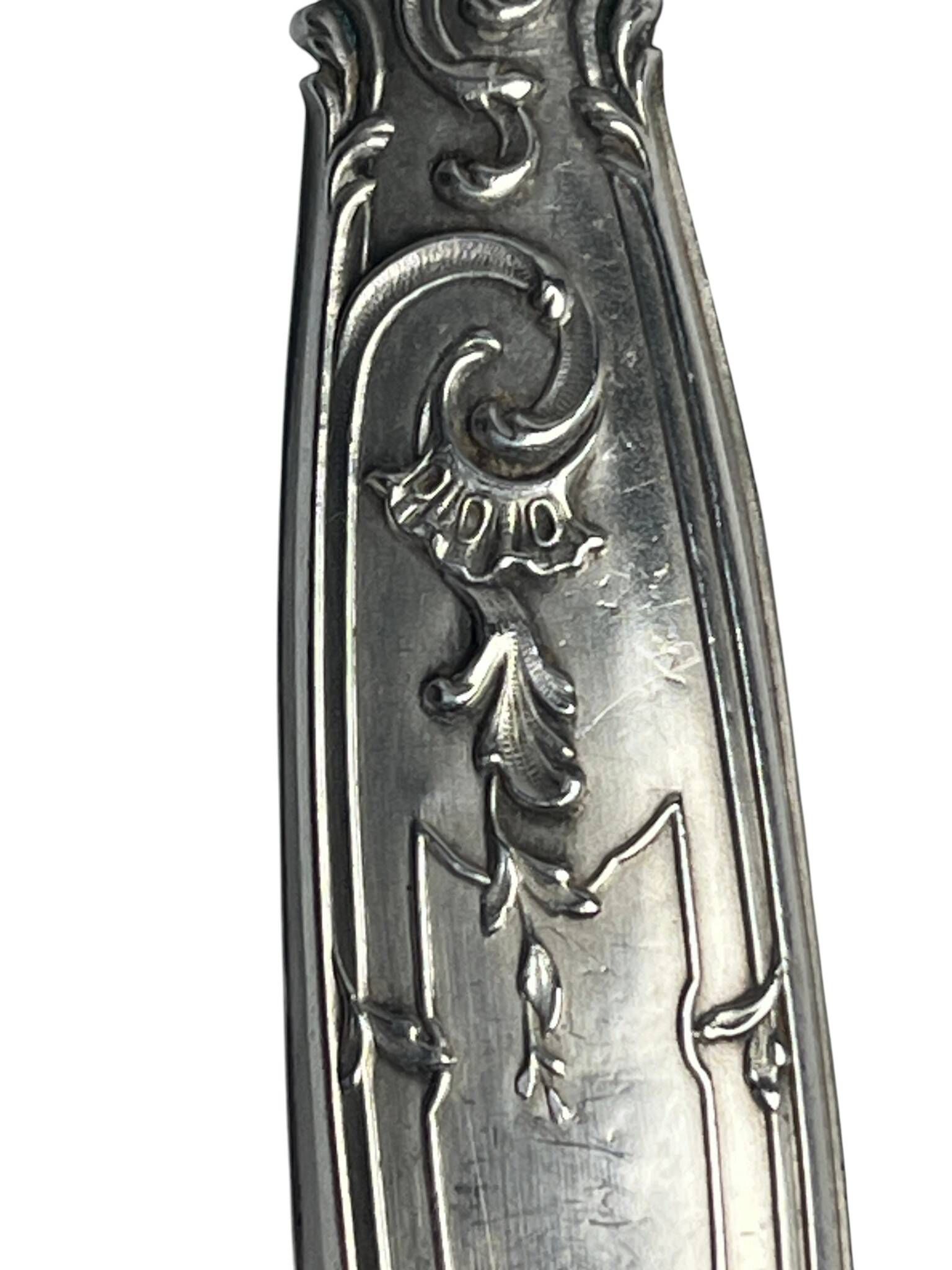 Art de la table, série dix couteaux à fruit argent minerve début XXème