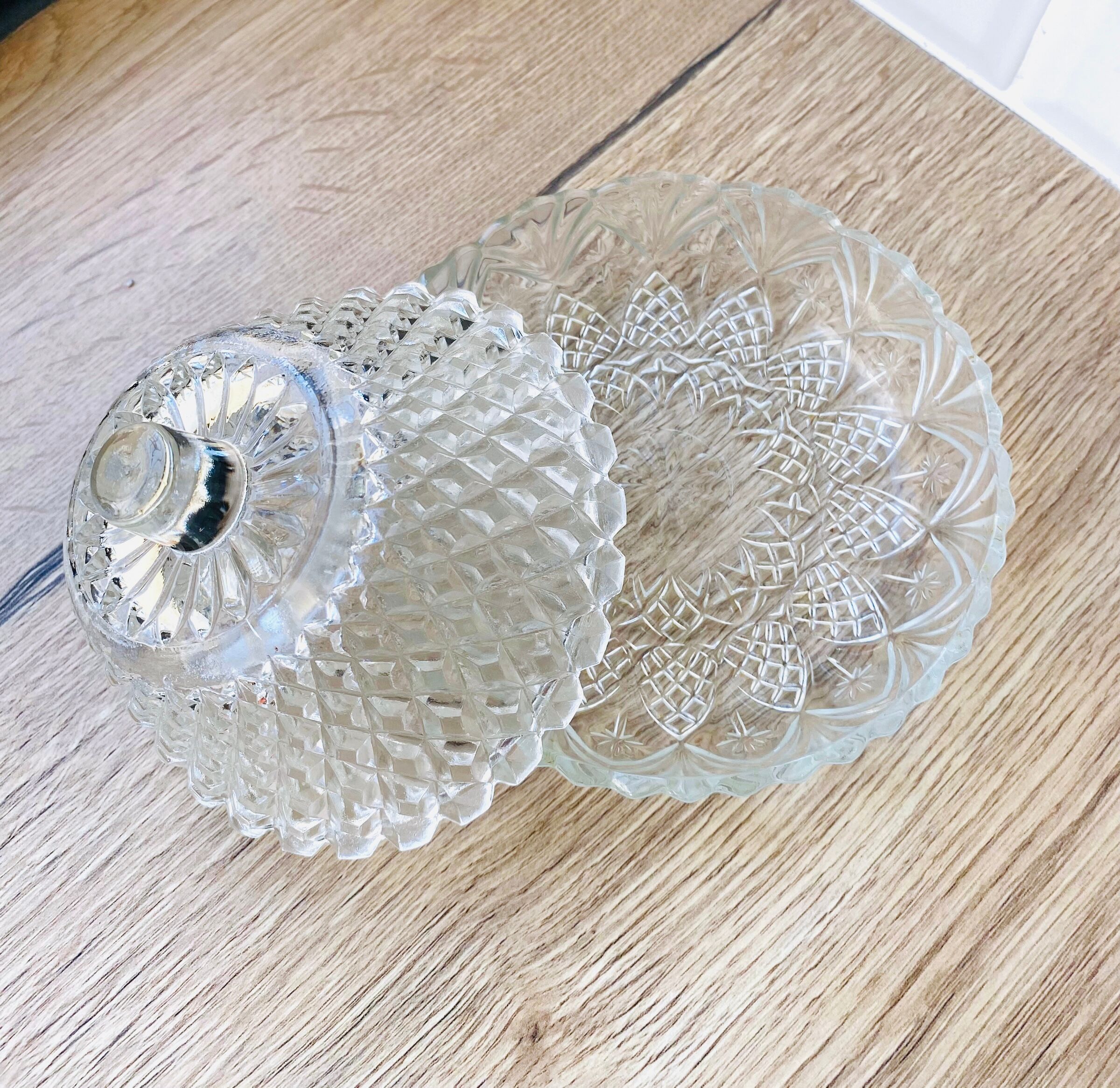 Chiseled glass butter tray