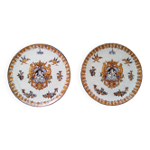 2 Assiettes décoratives identiques en faënce de Gien décor Renaissance