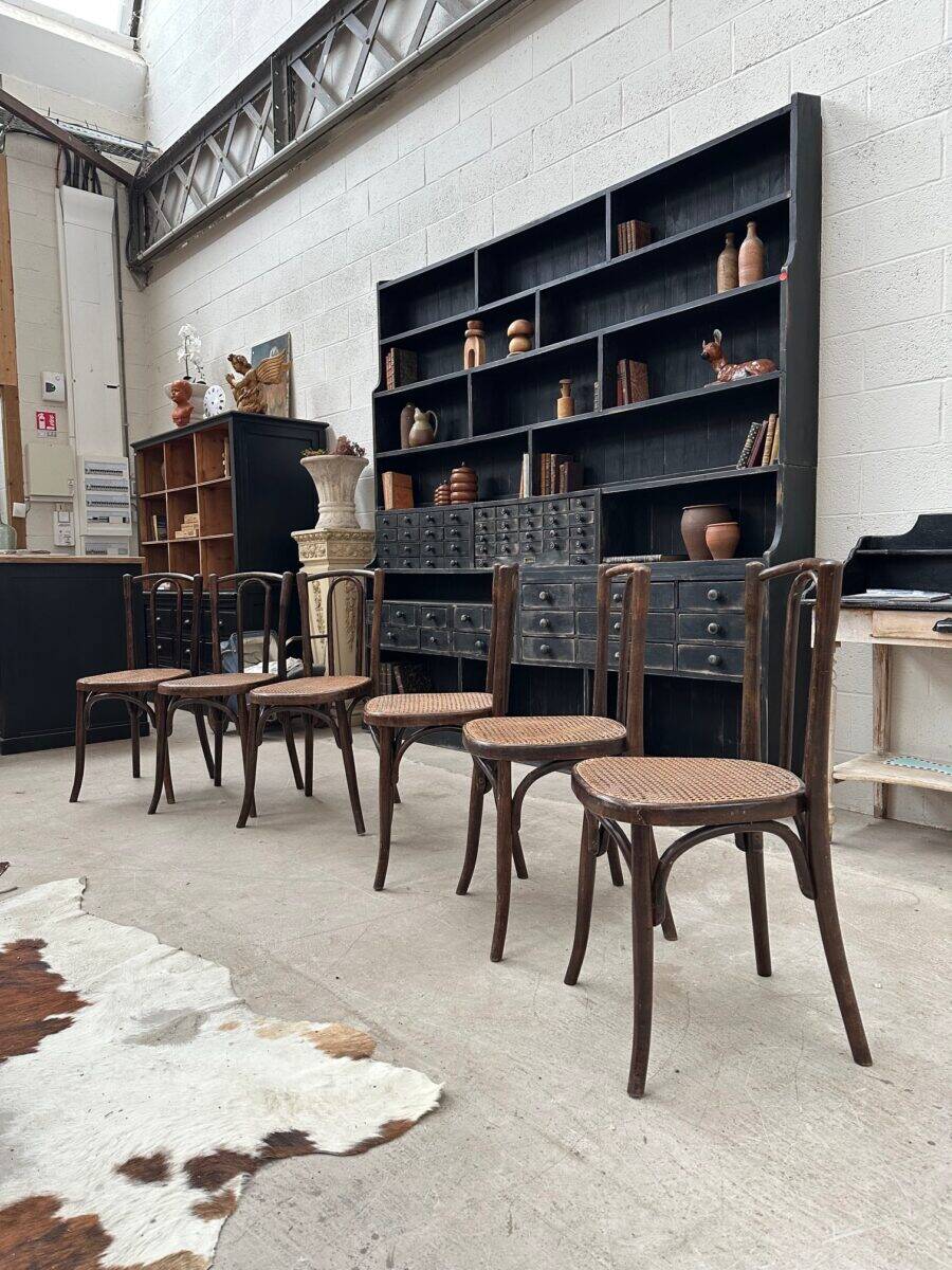 Suite de 6 chaises de bistrot FISCHEL