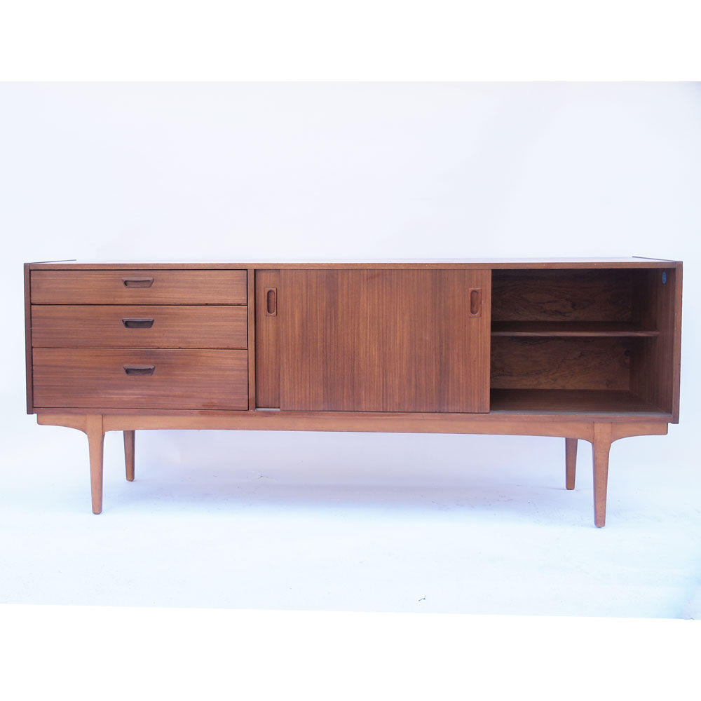 Vintage Scandinavian row Nathan