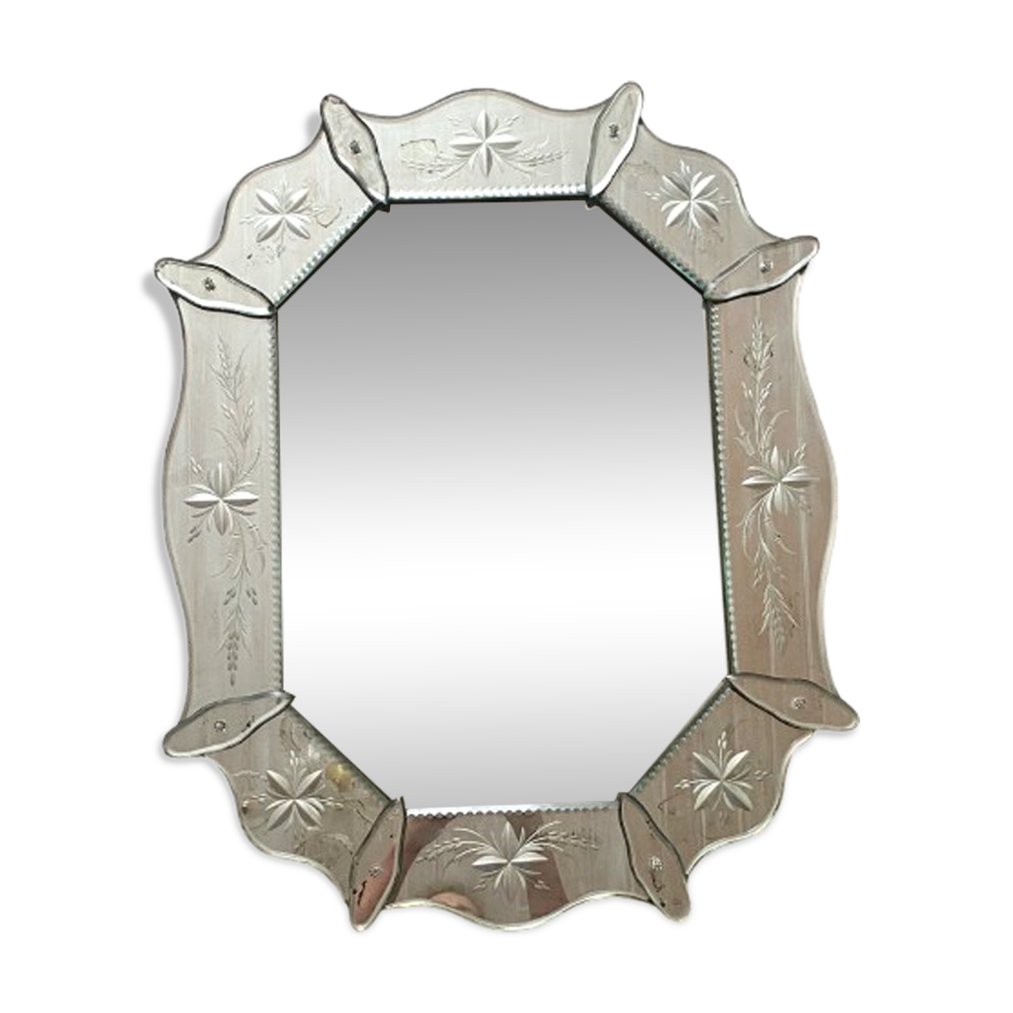 Miroir vénitien gravé  73 x 58 cm