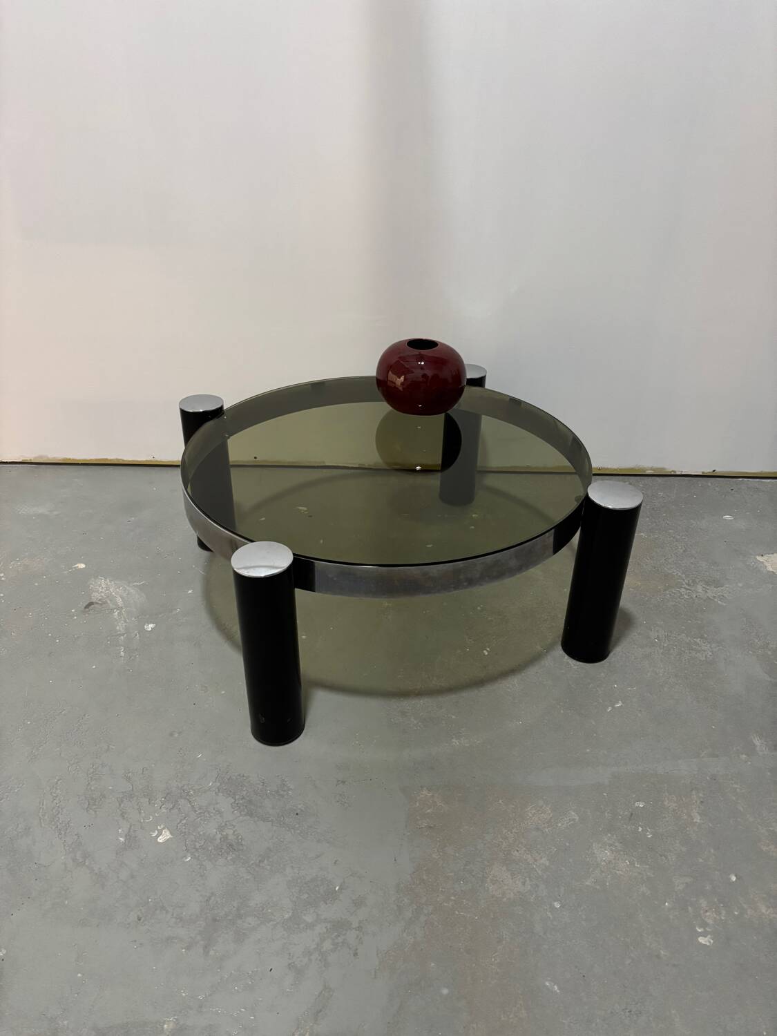 Table basse ronde design italien en chrome et verre fumé vintage