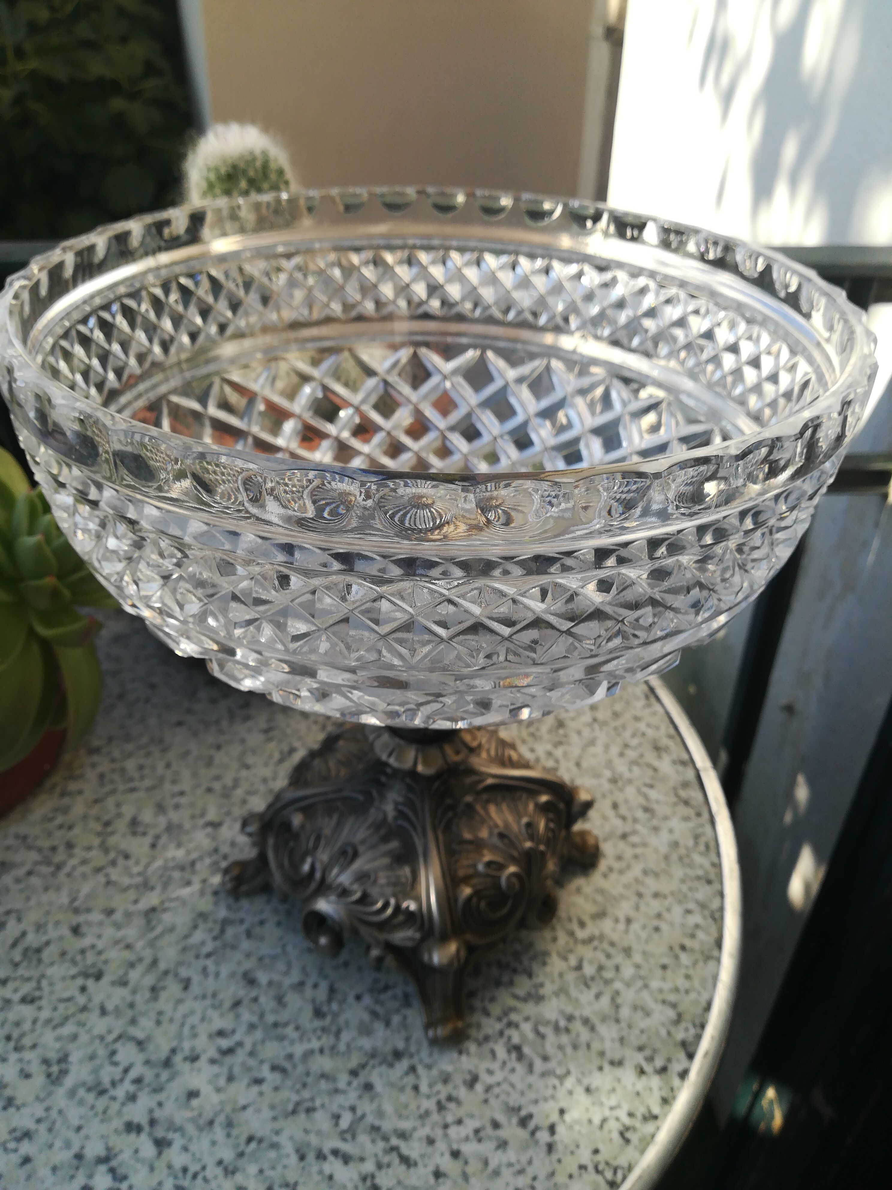 Crystal cut diamond on a metal base arrowheads