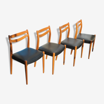 Lot de quatre chaises scandinaves