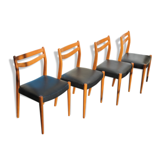 Lot de quatre chaises scandinaves
