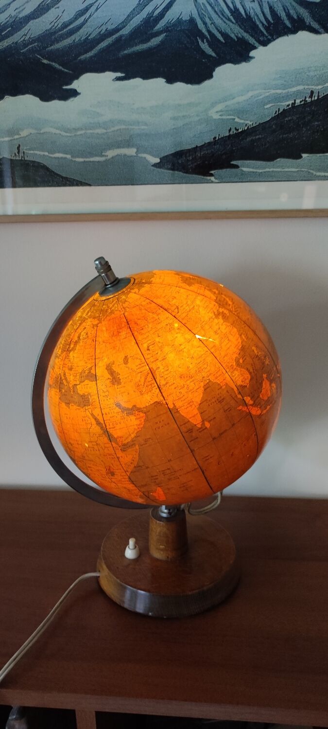 Räth luminous globe