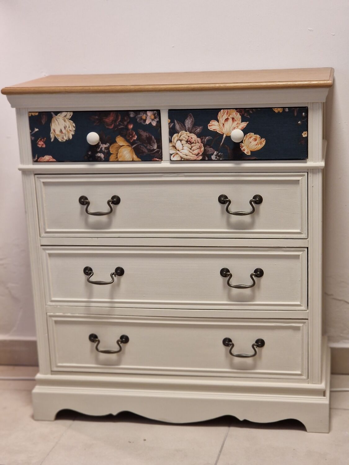 Flowered chest of drawers